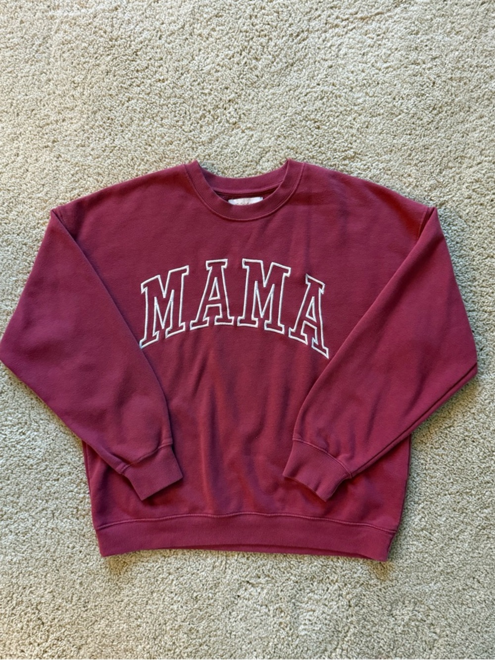 Maroon 'MAMA' Crewneck Sweatshirt Size Medium Relaxed Fit Cozy Vacation Beach